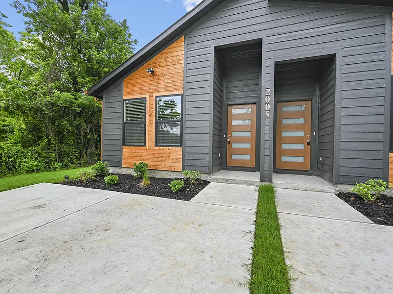 2005 Bourland St #A — Photo 3