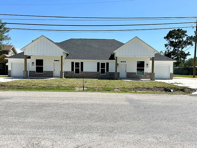 4656 S Garden Dr — Photo 1