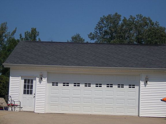 3rd image of 325 Stone Creek Dr