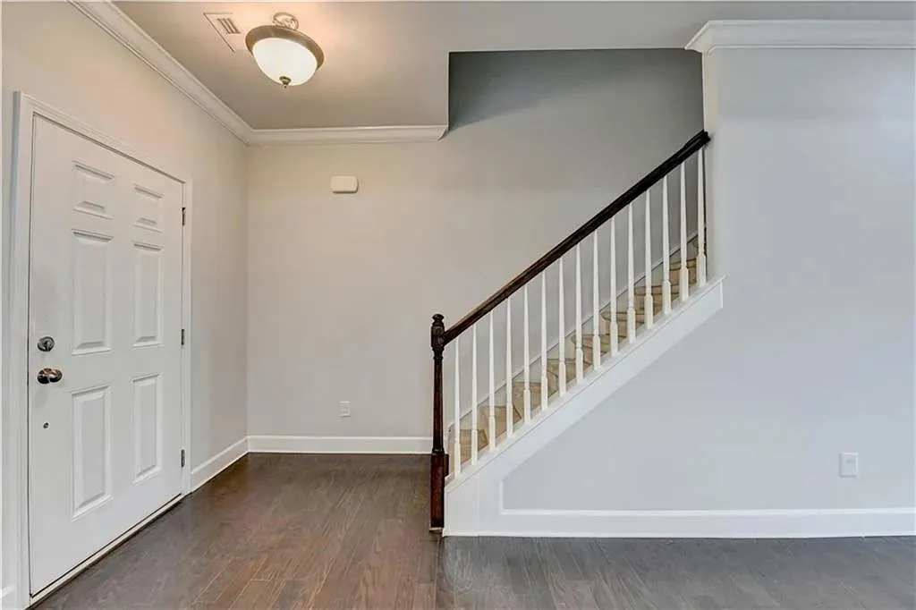 4 bed, 3.5 bath, 2759 sqft, $3,100 — Photo 3