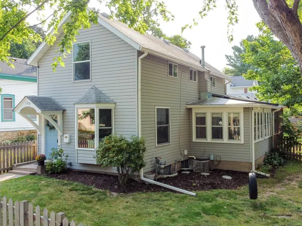 720 7th St S, Stillwater, MN 55082