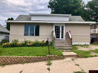 217 Bridge St, Le Sueur, MN 56058