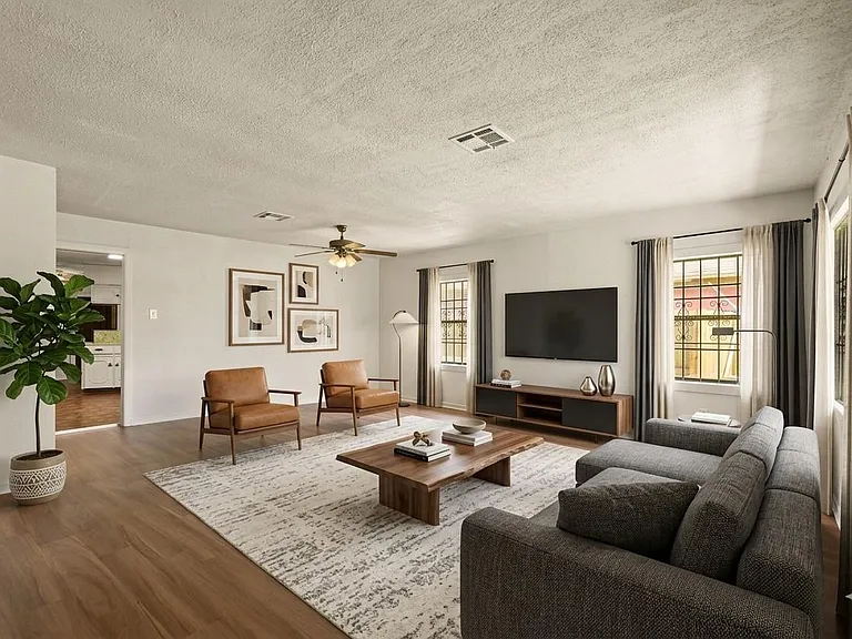 2315 Leffingwell St — Photo 2