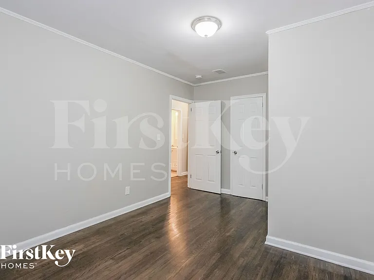 1648 Columbia Dr — Photo 13