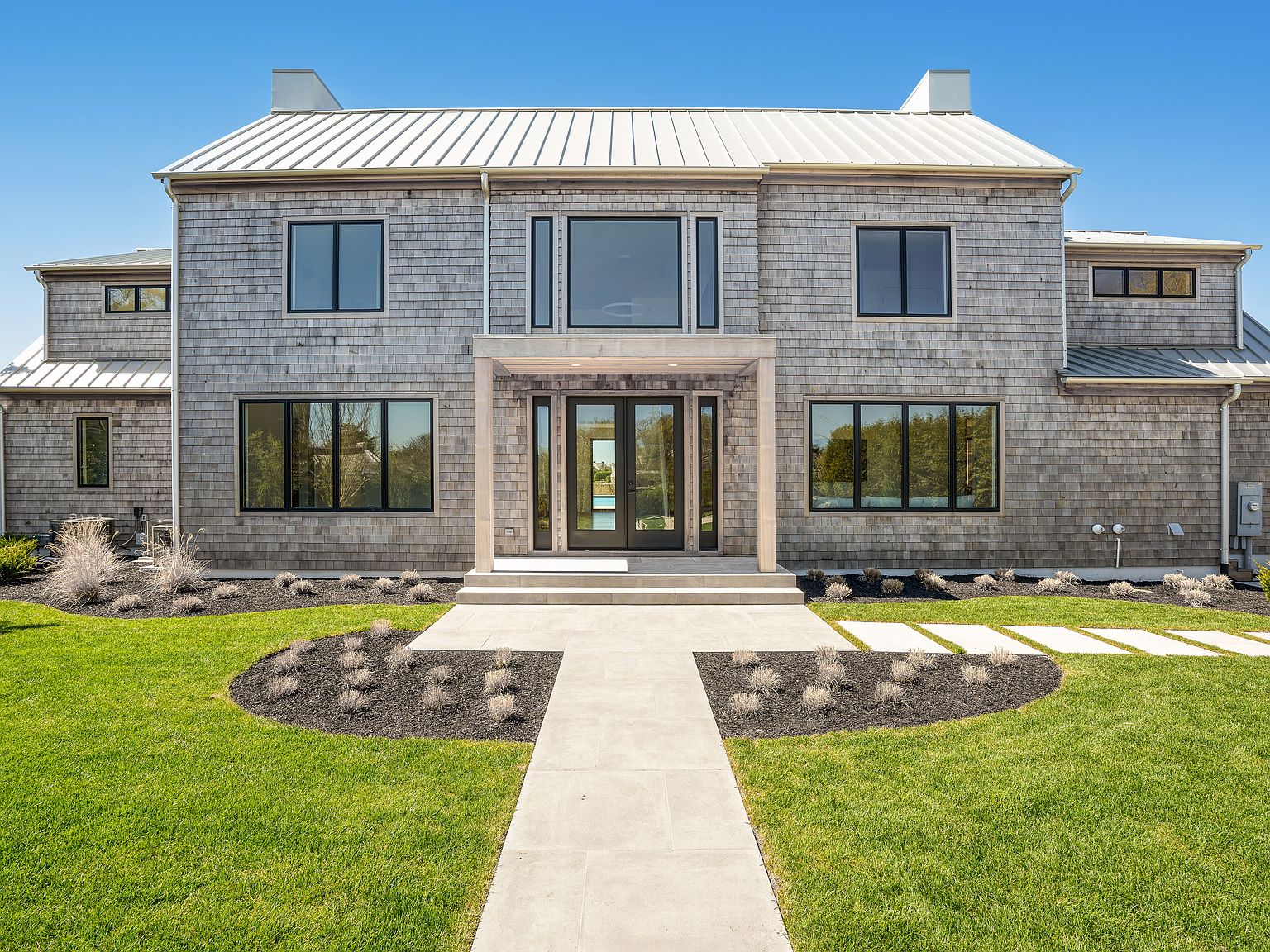 17 Leaward Ln, Quogue, NY 11959 | Zillow