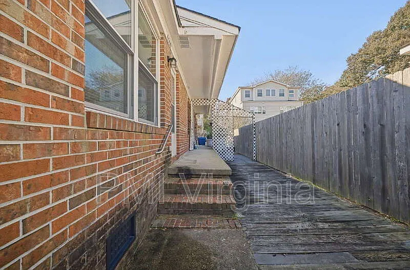 2 bed, 1.0 bath, 800 sqft, $1,795 — Photo 3