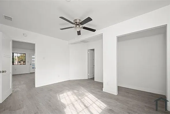 3454 Hunter St — Photo 8