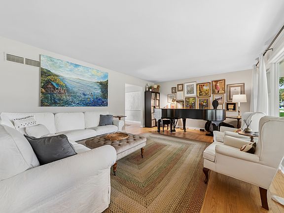 2nd image of 117 E Madison Ave