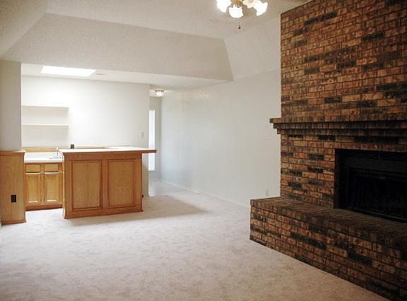3rd image of 311 Dogwood Dr
