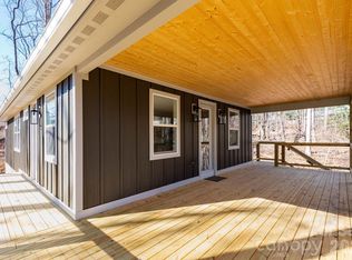 137 E Arbutus Trl, Hendersonville, NC 28792