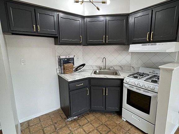 2nd image of 633 Nye Ave #C04