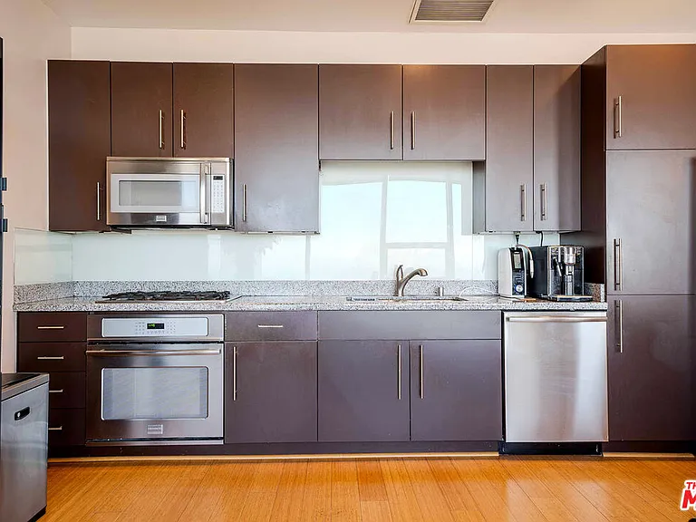 1100 Wilshire Blvd #3001 — Photo 9