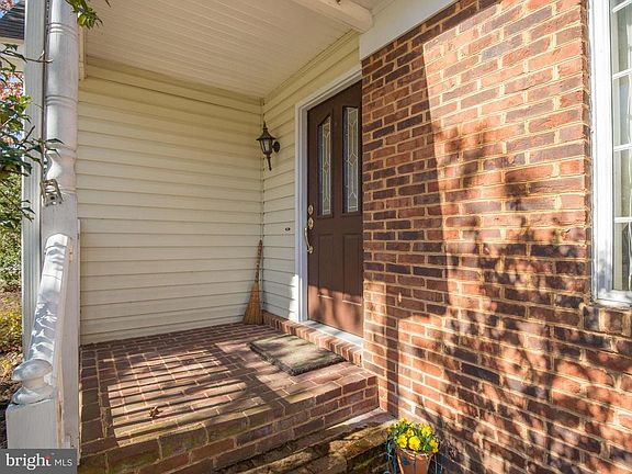 3rd image of 134 Fair Lawn Ct