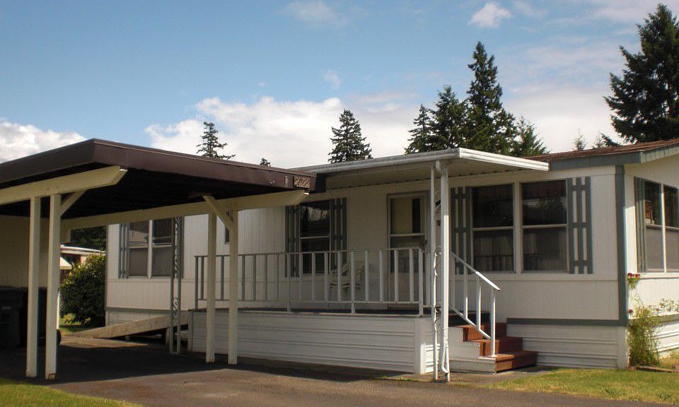 1st image of 20725 9th Ave E