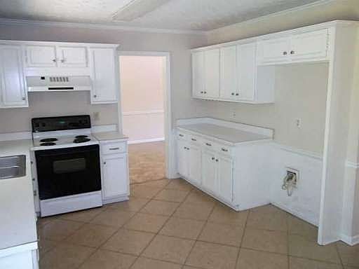 4th image of 740 Jamie Way NE