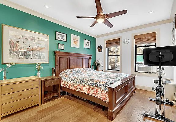3rd image of 222 E 82nd St APT 2C