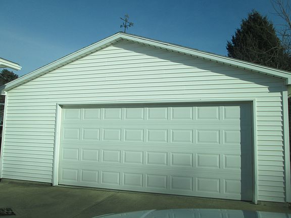 2nd image of 813 N 1st St
