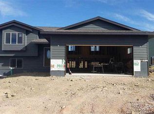 461 Hanover Dr, Rapid City, SD 57701