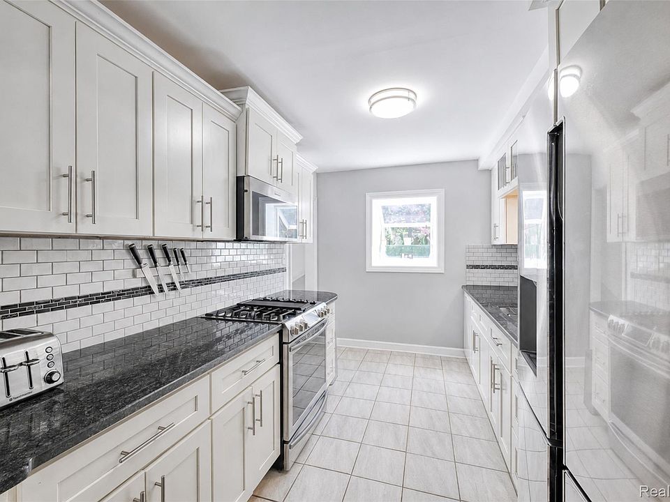 37899 Hayes Rd, photo 14