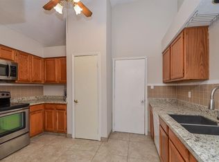414 Lake View Dr, Montgomery, TX 77356