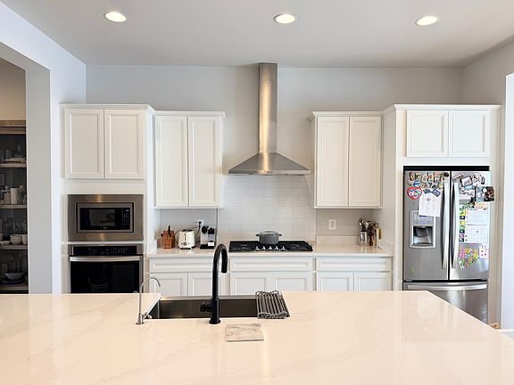 4th image of 4571 Tanoak Way
