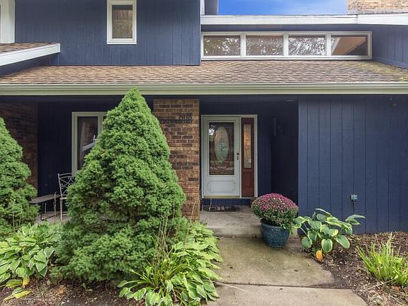 2nd image of 808 Linden ROAD