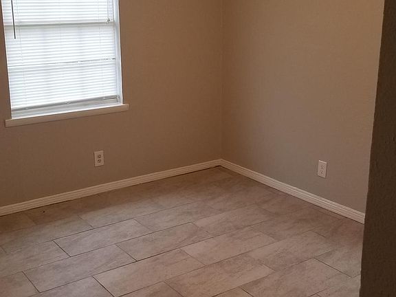 2nd image of 4110 Fox Dr #4110