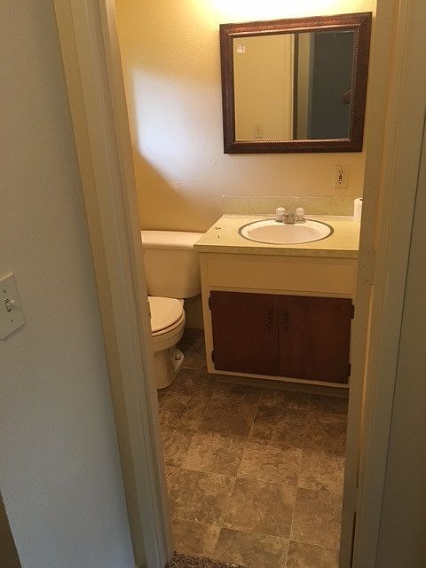 2nd image of 1721 N Pacific Hwy APT 10
