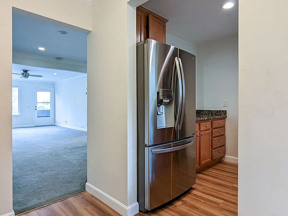3rd image of 4012 Farm Hill Blvd APT 203