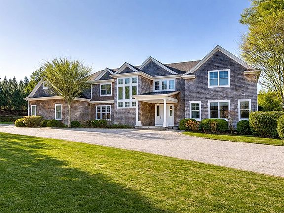 2nd image of 202 Head Of Pond Rd