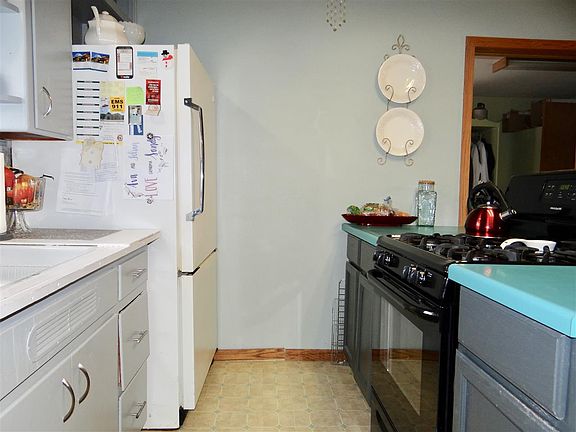 3rd image of 803 N Michigan St
