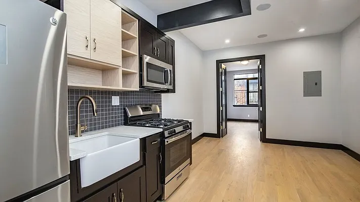 Rented by Nooklyn NYC LLC | media 30