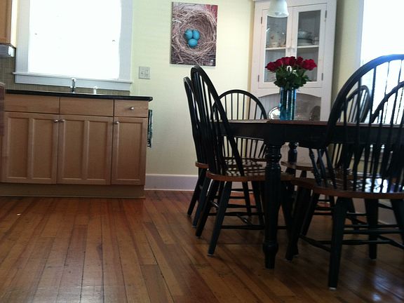 Large and Bright Kitchen!