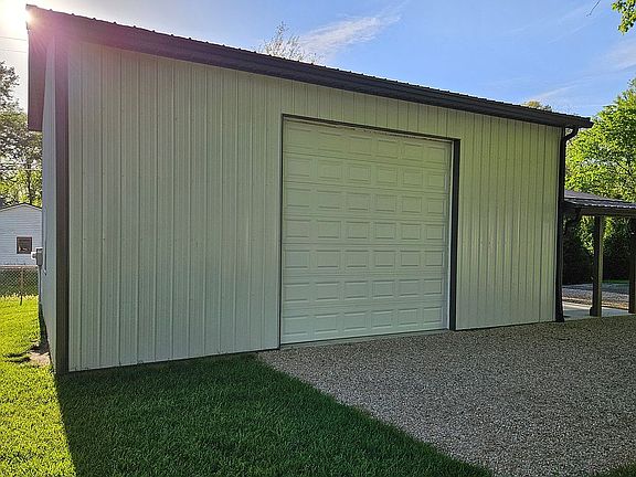 5th image of 6155 Grand River Rd