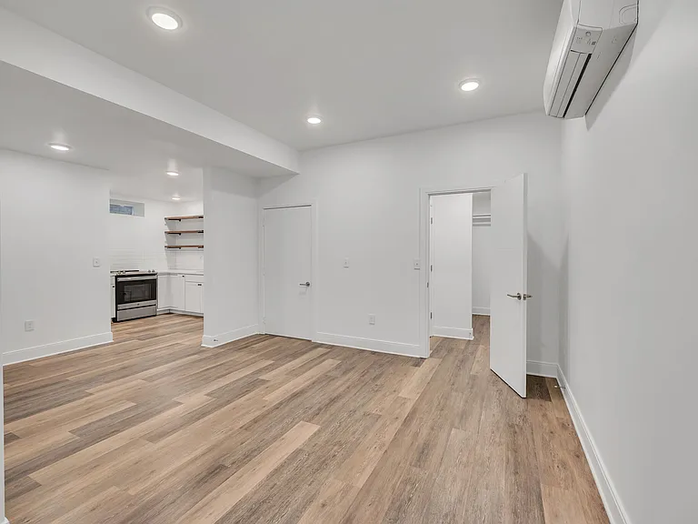 807B Porter Rd — Photo 2