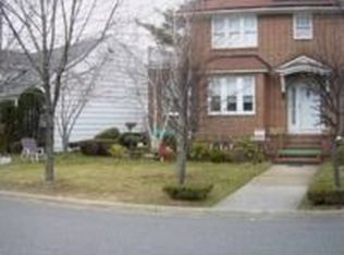 358 Yale Ave, Woodmere, NY 11598