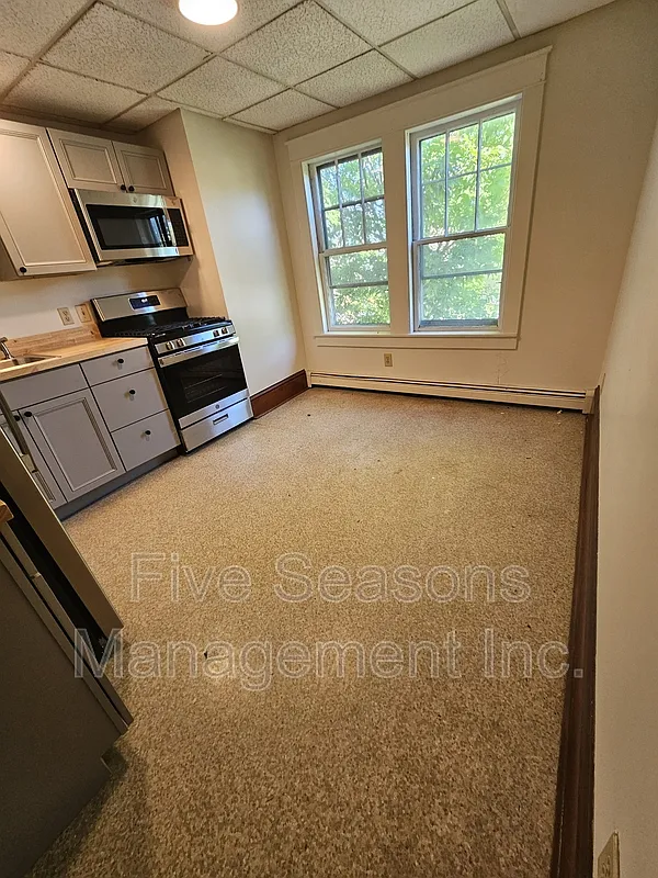 2 bed, 1.0 bath, 800 sqft, $1,900 — Photo 4