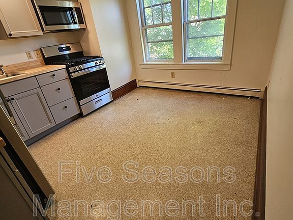 4th image of 465-467 Colchester Ave #2