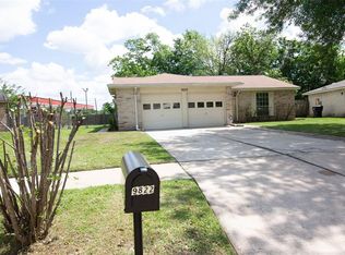 9822 Rumbling Wood Ln, Houston, TX 77086
