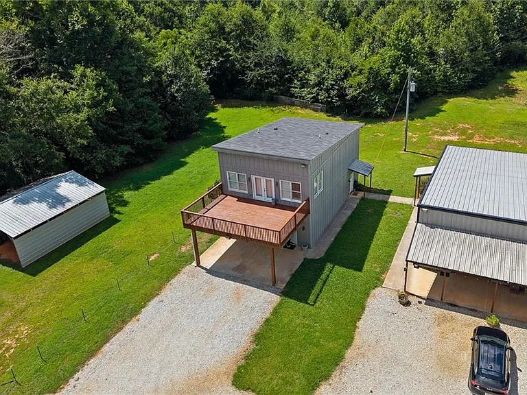 221 Columbus Dr — Photo 39