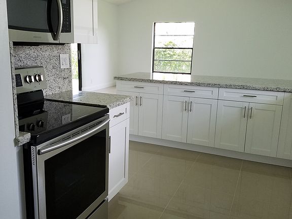 3rd image of 7208 NW 43rd St