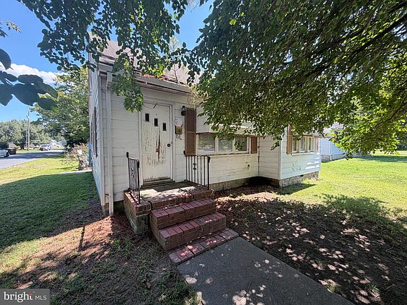 3rd image of 1210 Race St