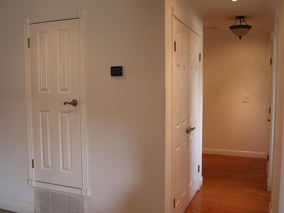 3rd image of 328 Mesa Verde Dr