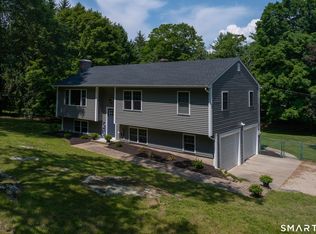 831 Nut Plains Road, Guilford, CT 06437