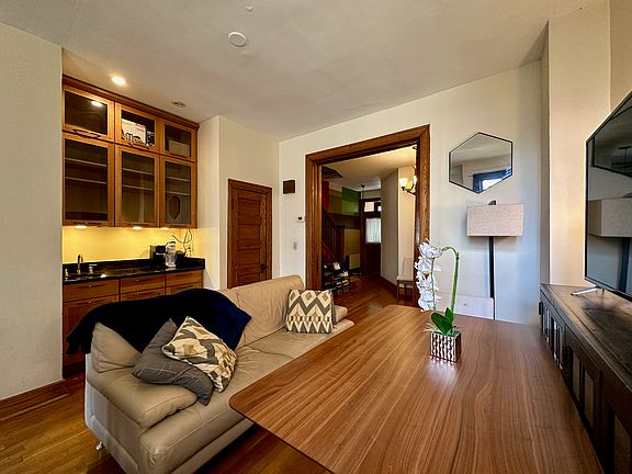 4th image of 1539 Monroe St NW #3