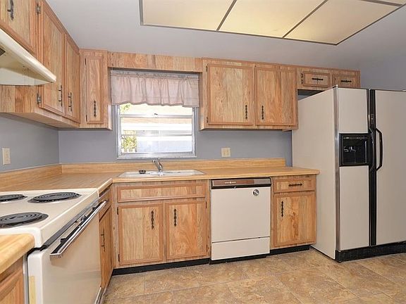 4th image of 1831 Aster Dr
