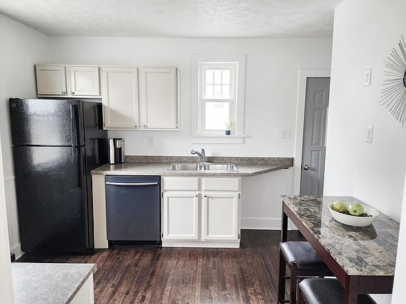 5th image of 424 Robert STREET