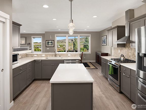 4th image of 150 Stonegate Drive