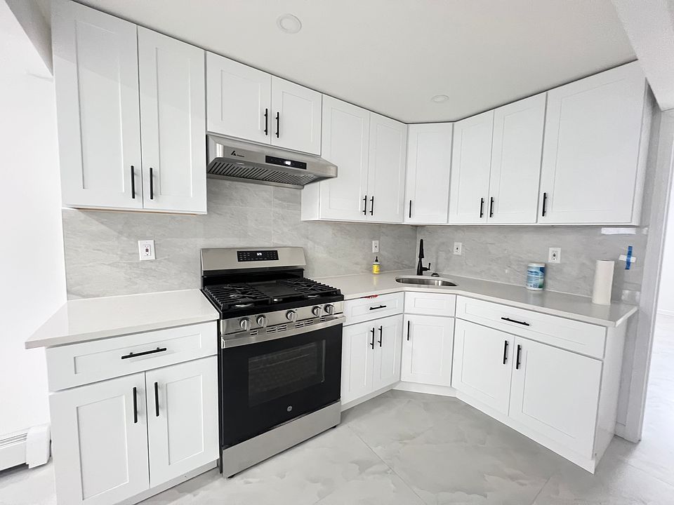1st image of 2065 E 35th St #1