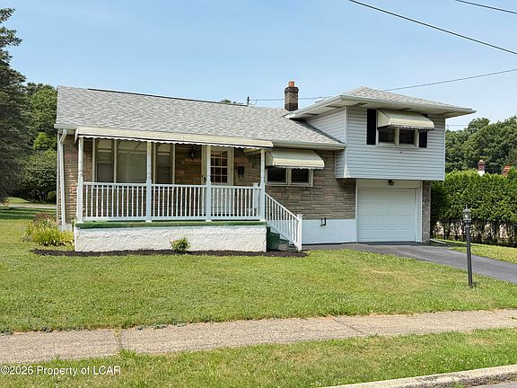 2nd image of 2 Pine St